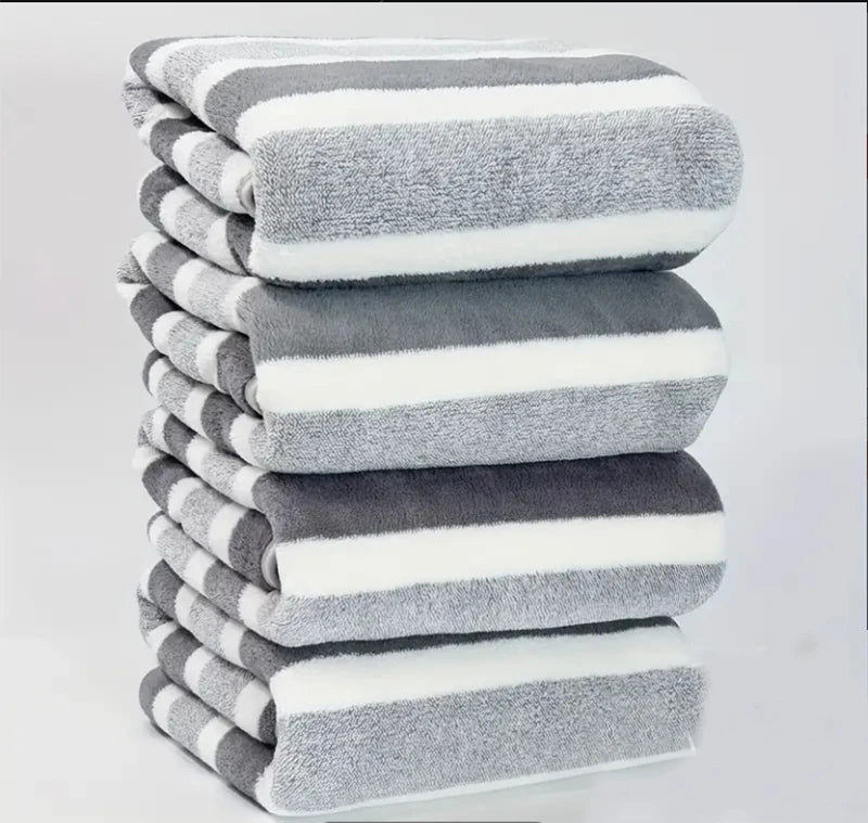 Ensemble de serviettes de bain rayées grise