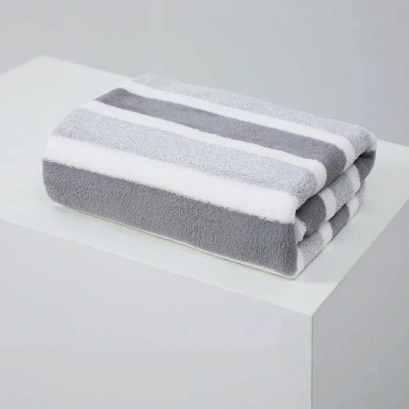 Serviette de bain épaisse grise