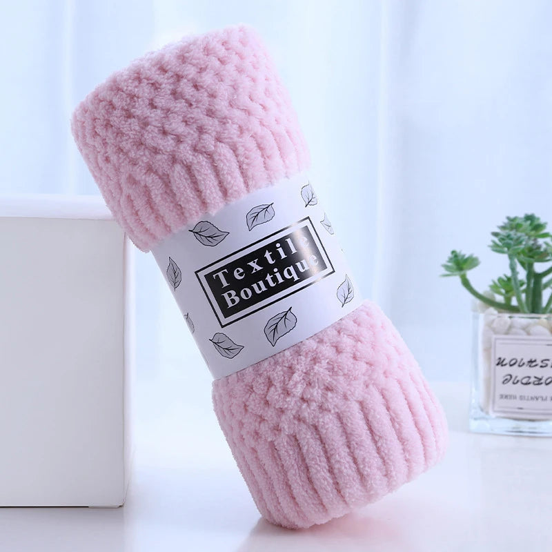 Serviette de visage rose clair