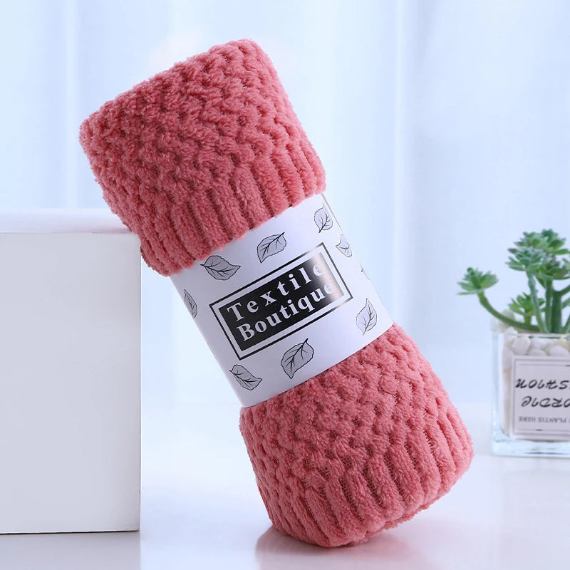 Serviette de visage rose fonce
