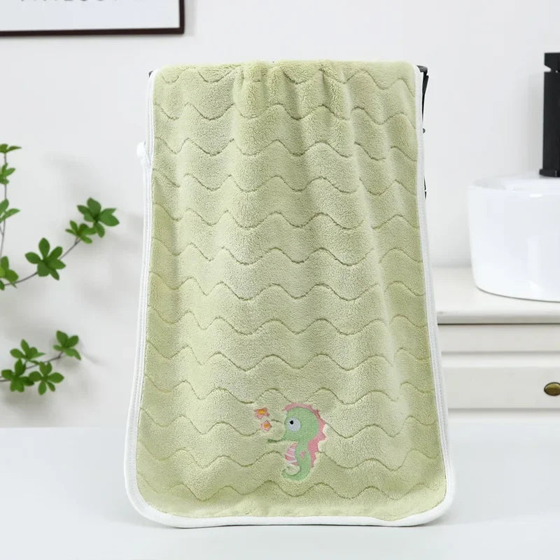 Serviette de bain pour bébé verte clair