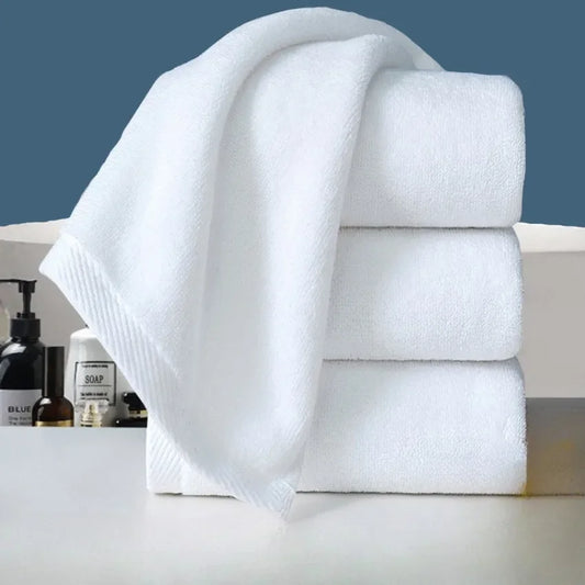 Serviettes d'hôtel blanche