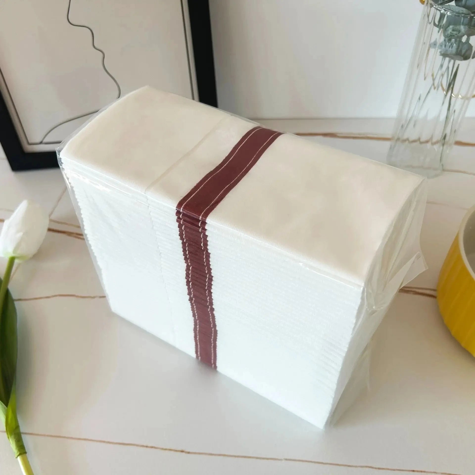 Serviettes en lin ligne rouge