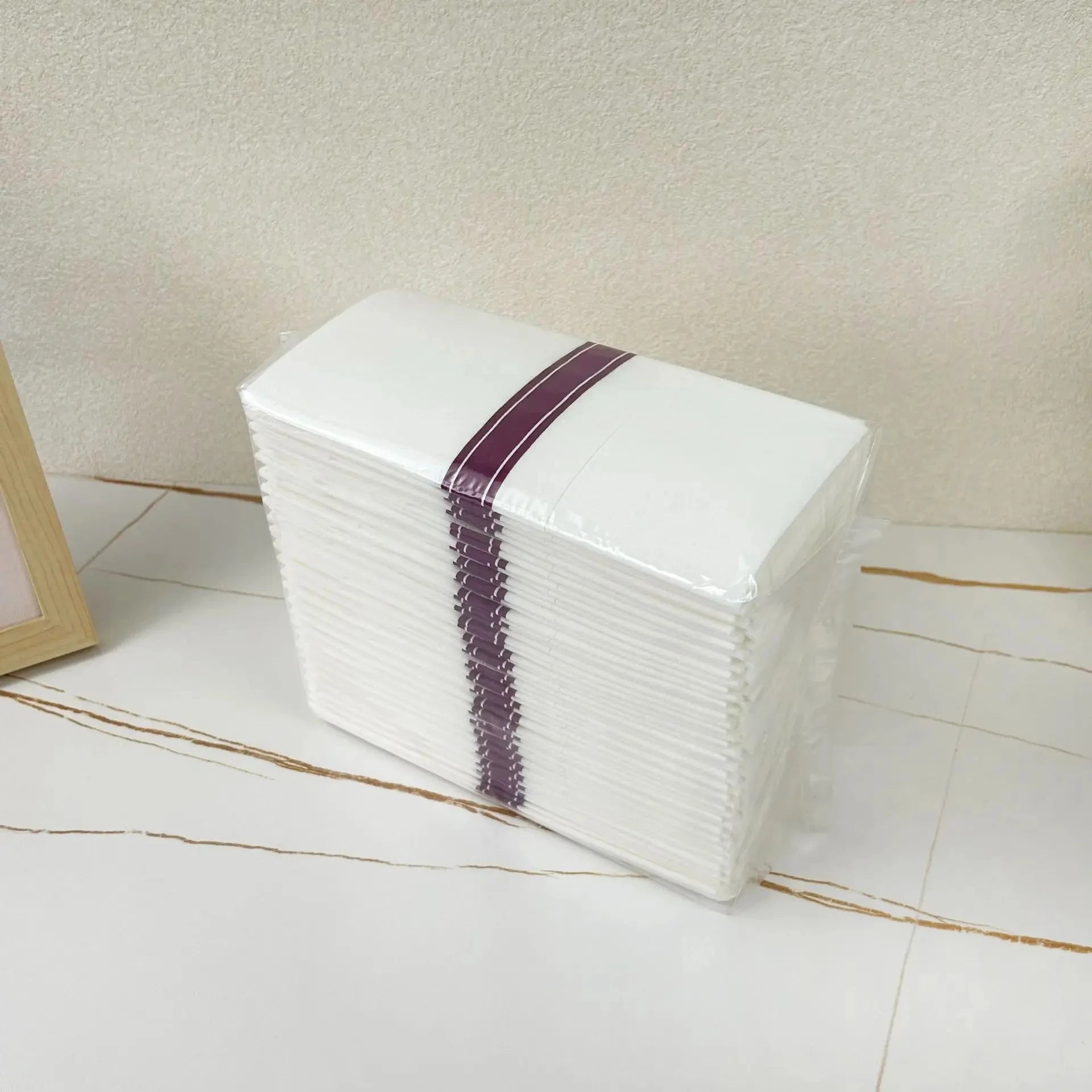 Serviettes en lin ligne violette